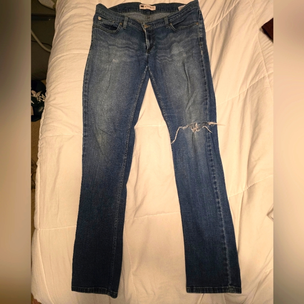 Womens Levi jeans
